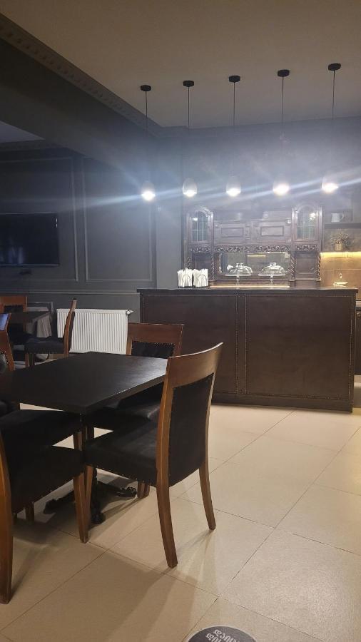 Hotel Plaza Tbilisi Ngoại thất bức ảnh