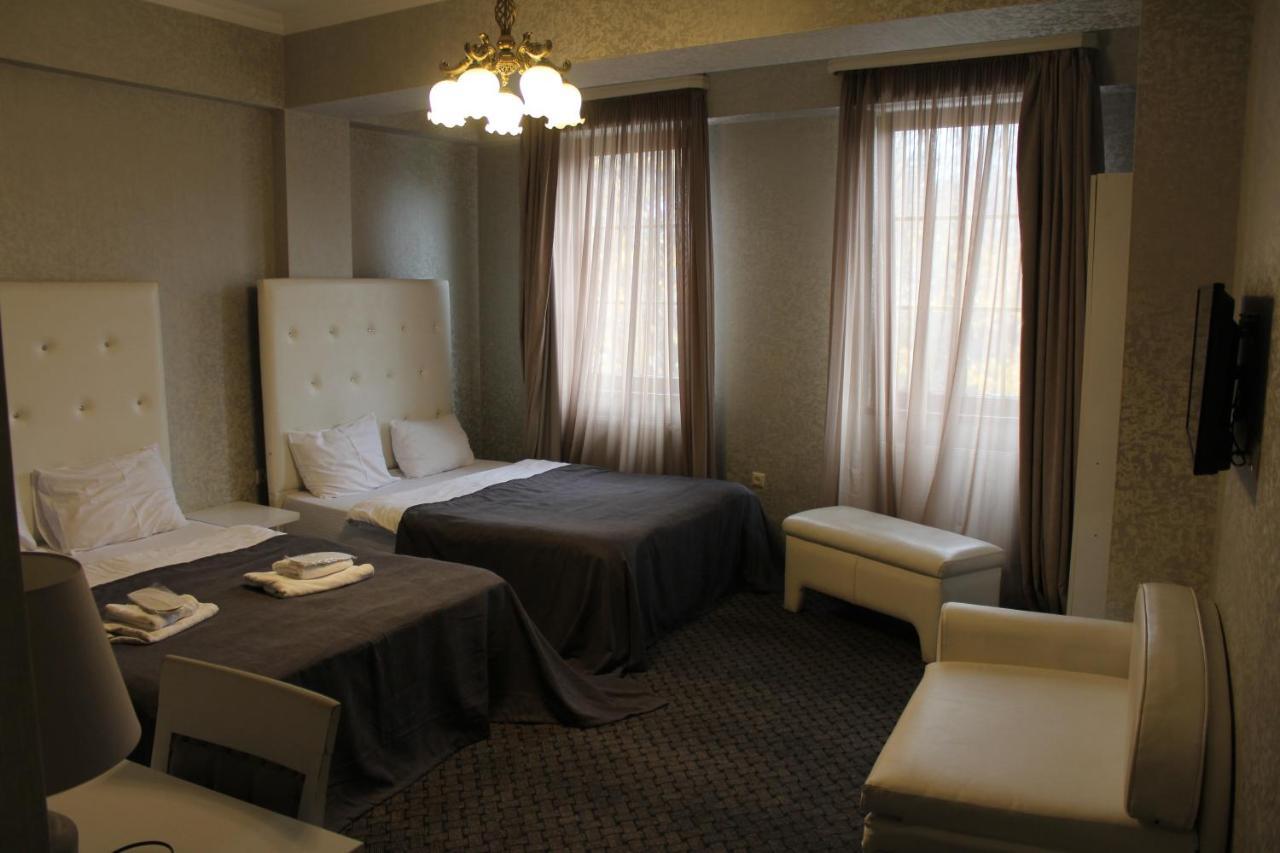 Hotel Plaza Tbilisi Ngoại thất bức ảnh