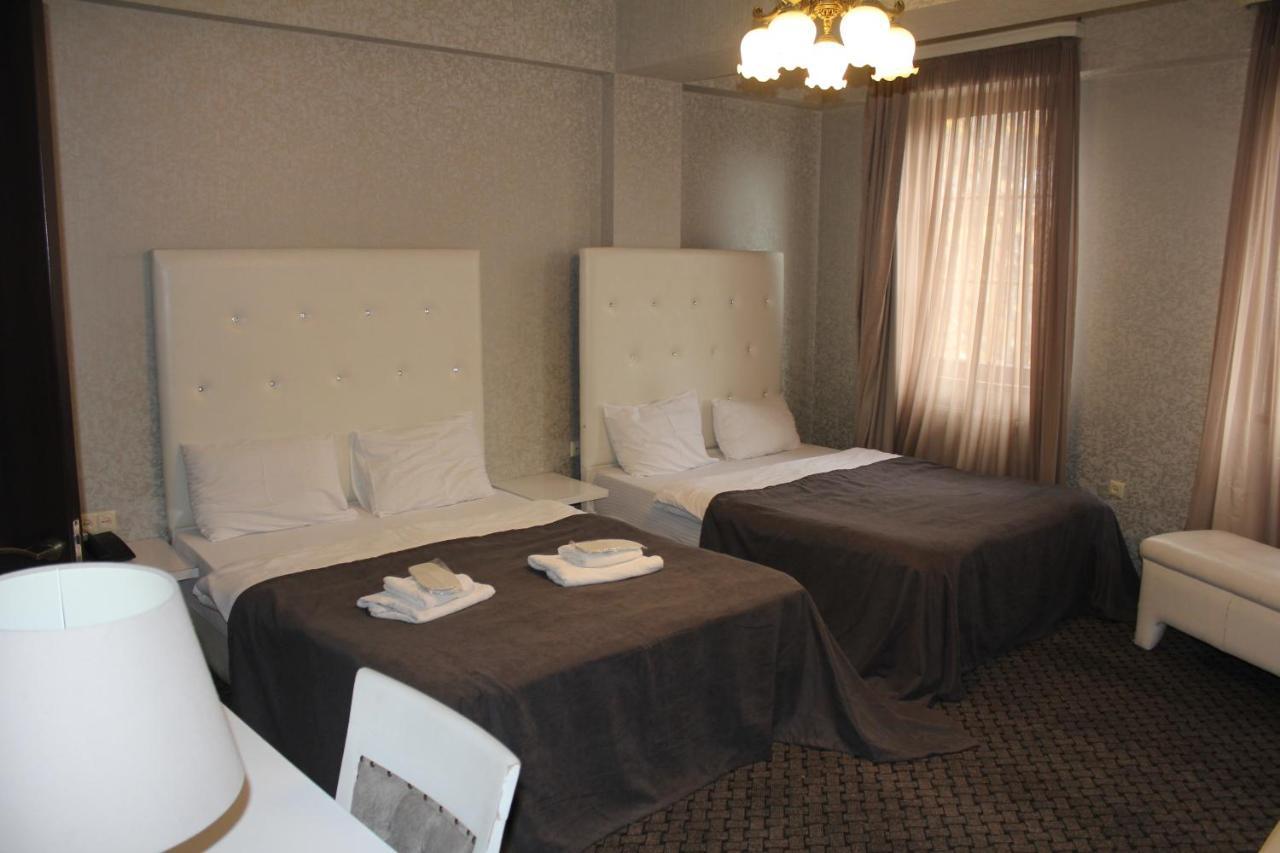 Hotel Plaza Tbilisi Ngoại thất bức ảnh